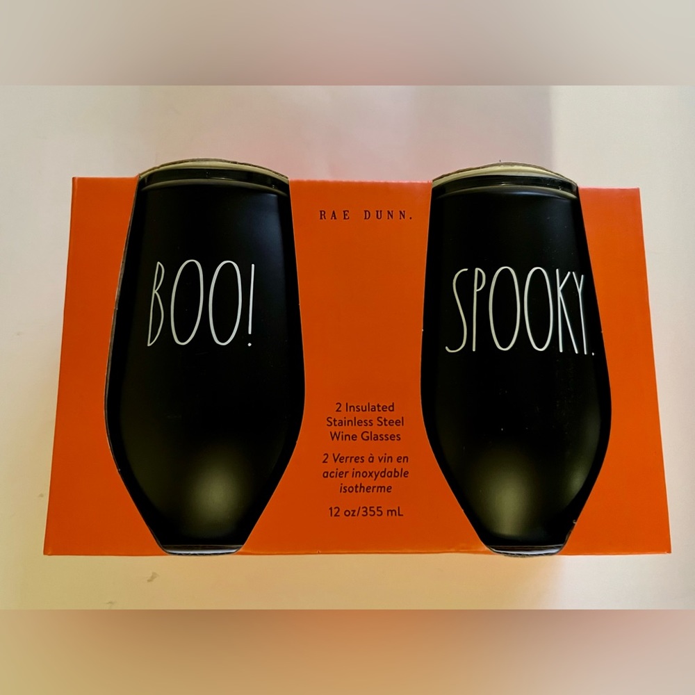 Set of 2 Rae Dunn wine glasses